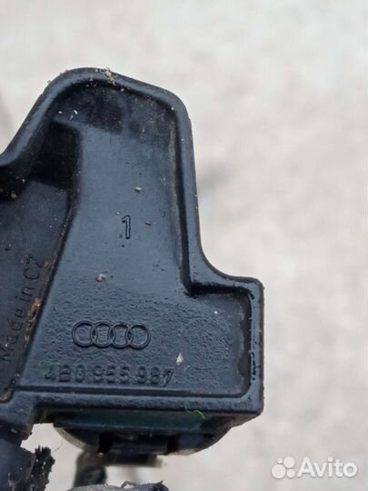 Audi A6 C5 форсунка омывателя лобового стекла