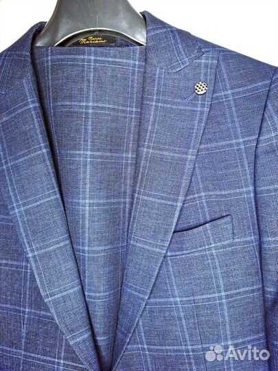Мужской костюм тройка 42 размер