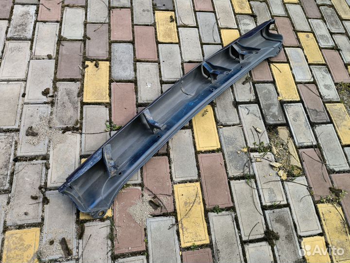 Toyota funcargo 2001 бампер задний центральная ч