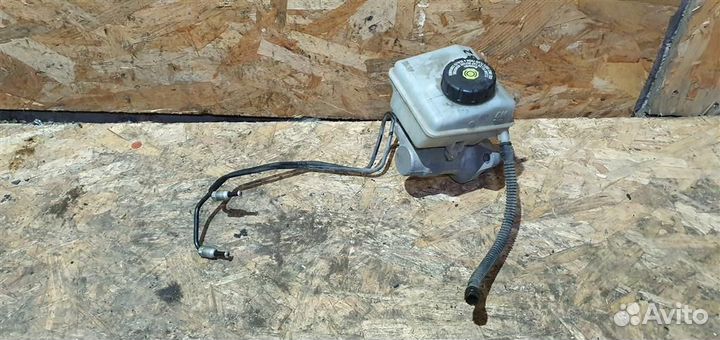 Цилиндр тормозной главный Opel Astra H sedan 2004