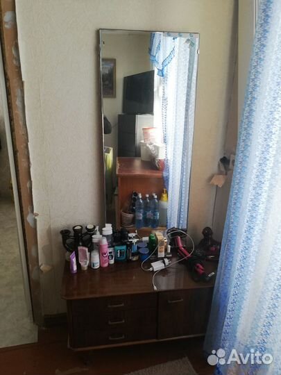 Трюмо с зеркалом