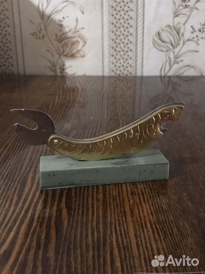 Открывашка рыба на подставке из камня СССР