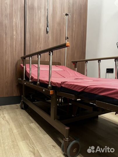Медицинская кровать для лежачих больных