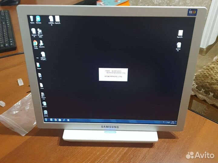 Монитор Samsung