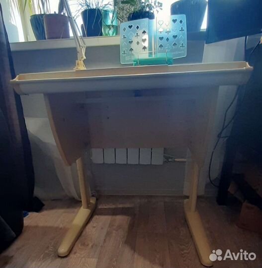 Стол письменный для ребёнка