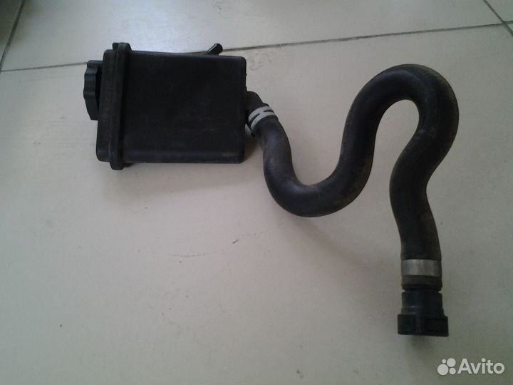 Мерседес W221.2005-2013г. Бачок гидроусилителя в с