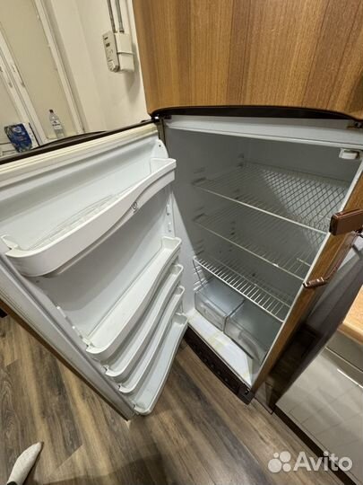 Холодильник indesit