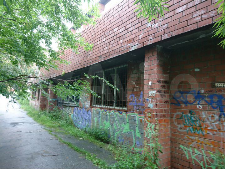Нежилое кирпичное здание, 357 м²
