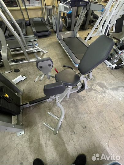 Hoist HD1800 Свидение разведение ног