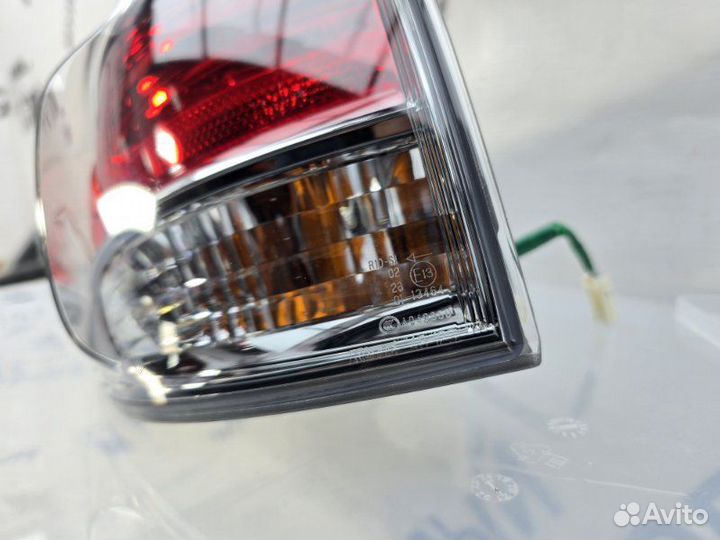 Фонарь задний левый Lexus Rx270 3