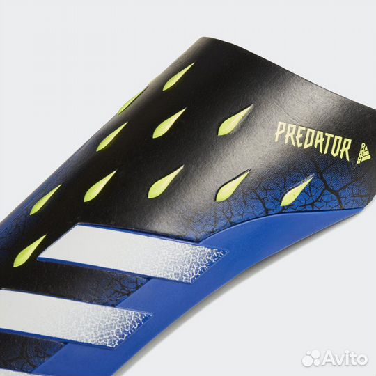 Футбольные щитки Adidas Predator League