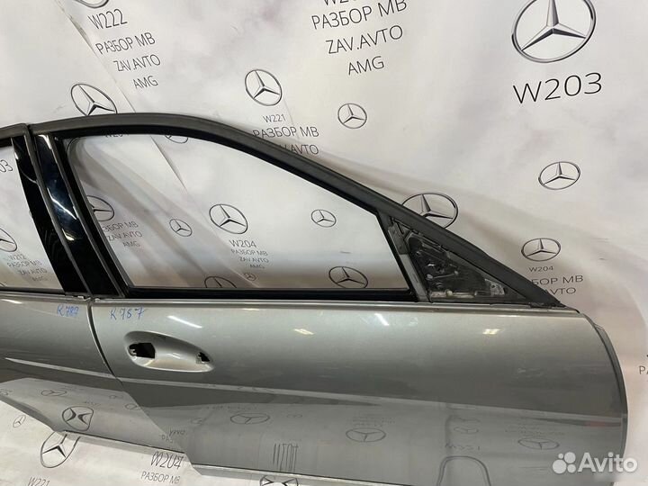 Дверь правая Mercedes W204