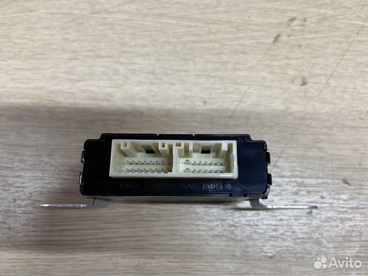 Блок управления зеркалом левый Toyota Camry 75