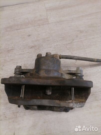 Суппорт передний правый Mitsubishi Lancer 9 CS5W