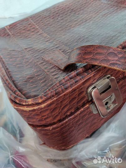 Чемодан 60*40*20 кожа