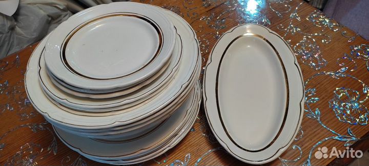 Тарелки сервизы чашки
