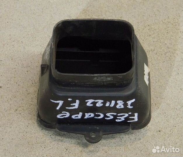 Дефлектор торпедо левый Ford Escape 1