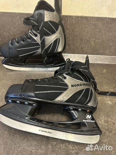 Коньки хоккейные