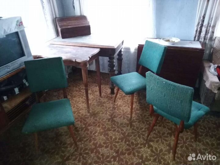 Стулья ретро с мягким сиденьем