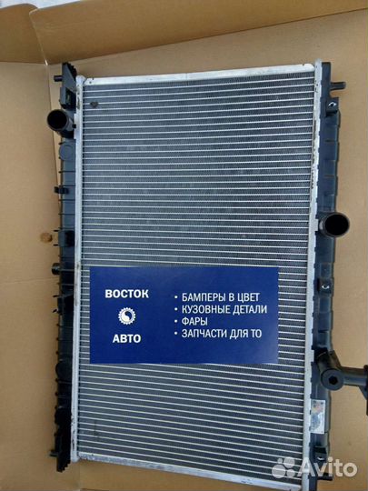 Радиатор охлаждения Kia Rio