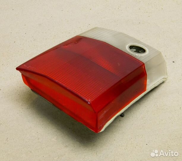 Фонарь правый внутренний Audi 80 B3