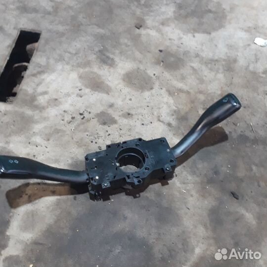 Под рулевой переключатель Фольксваген Пассат Б5