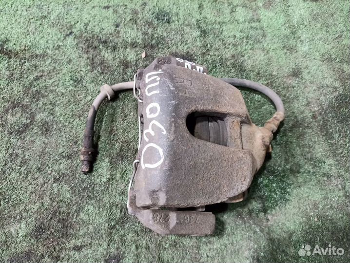 Суппорт тормозной передний правый Ford Focus II (2