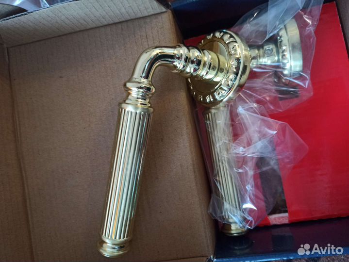 Ручка для межкомнатной двери на 2 двери