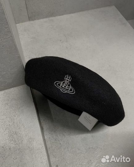 Vivienne Westwood берет черный