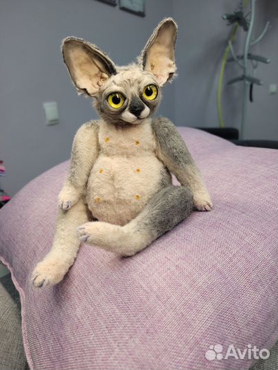 Игрушка кот сфинкс