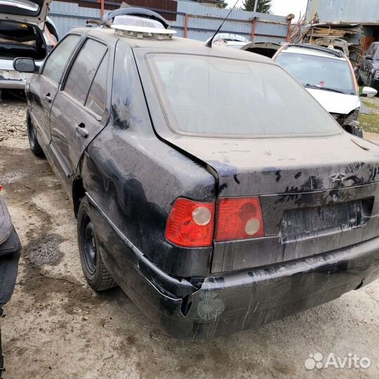 Боковое стекло на чери амулет