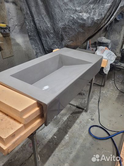 Раковина из искусственного камня