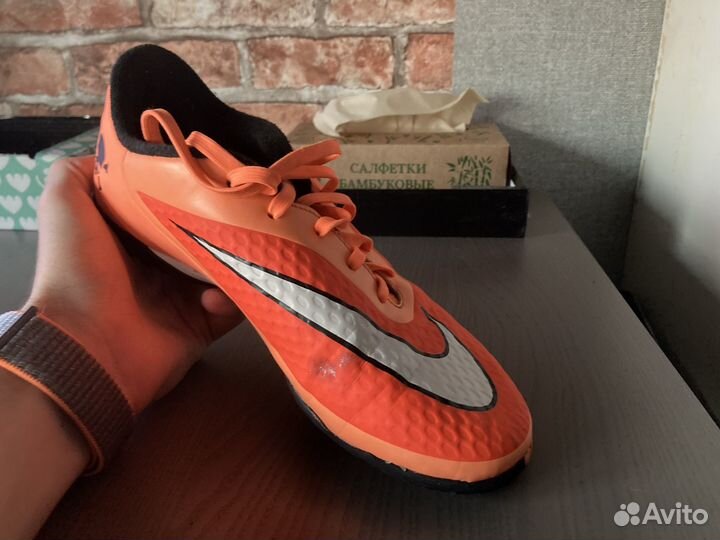 Футбольные бутсы nike hypervenom