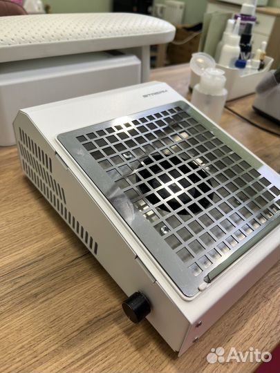 Вытяжка для маникюра настольная