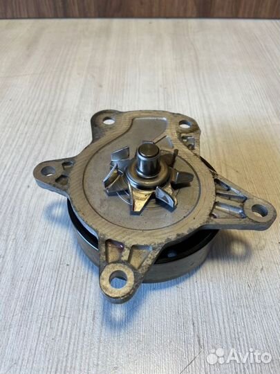 Помпа Toyota Corolla 180 1ZR-FE 2013