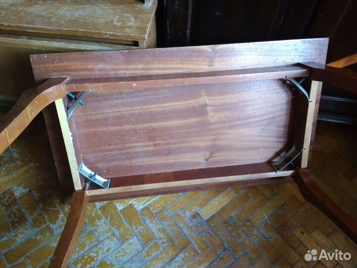 Шахматный столик