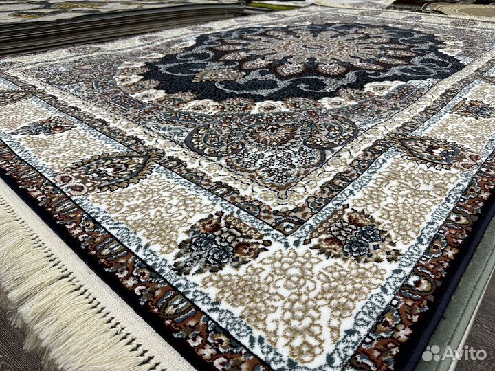 Ковер 2х2,9 новый, классический