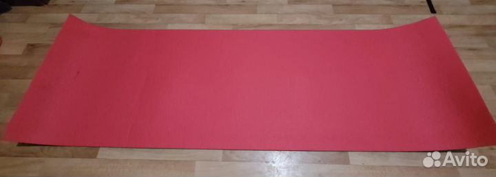 Коврик для подходит для упражнений на полу и йоги