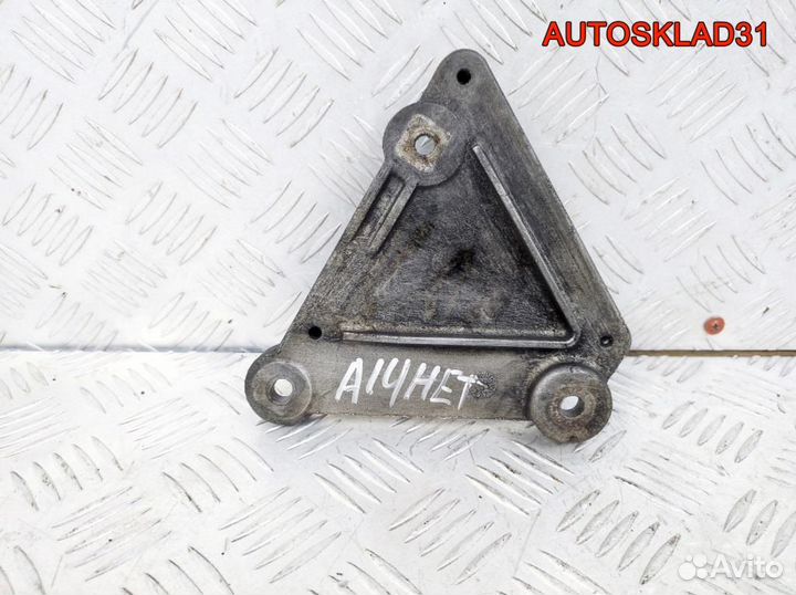 Кронштейн кондиционера Opel Astra J 55567289