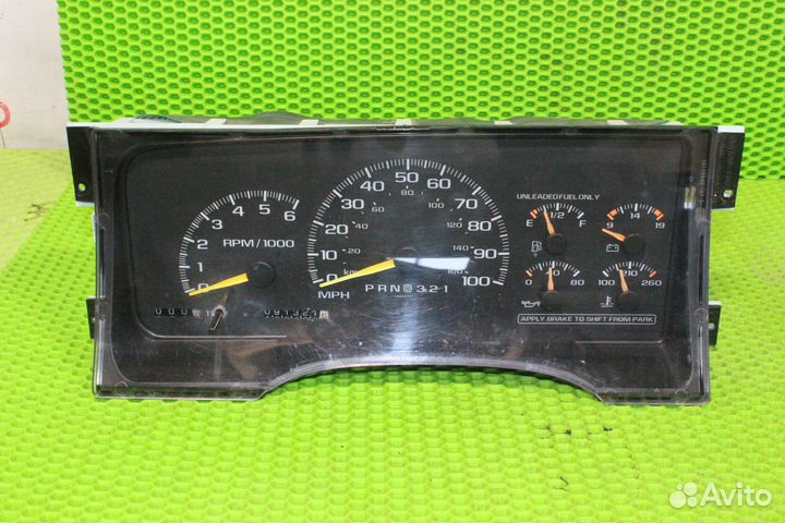 Панель приборов Chevrolet Suburban GMT400