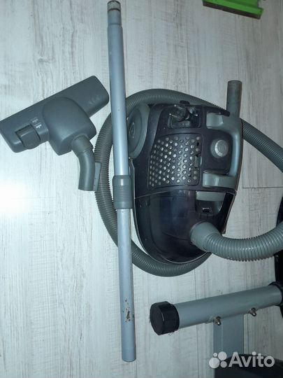 Пылесос бытовой бу