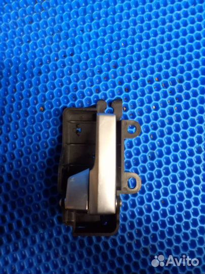 Ручка двери внутренняя правая Ford Focus 2