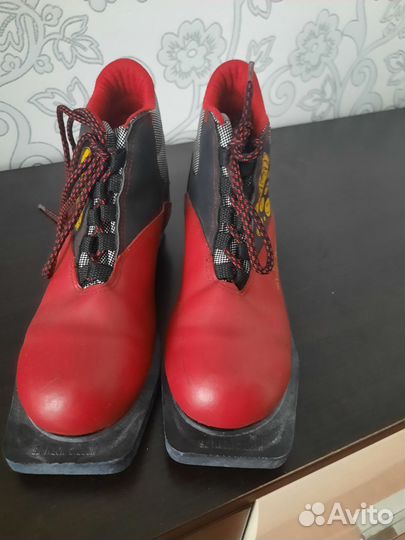 Ботиночки лыжные 37р