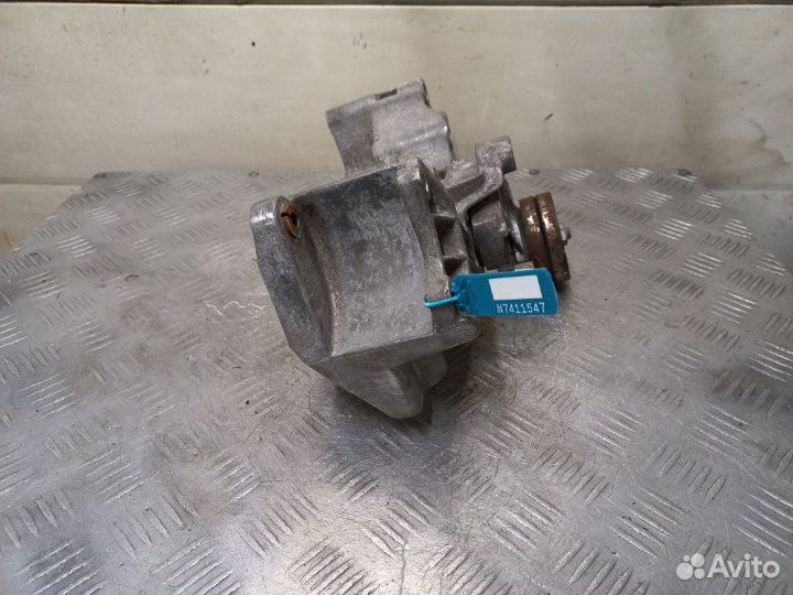 Кронштейн генератора Volkswagen Golf 4 1.4 16V