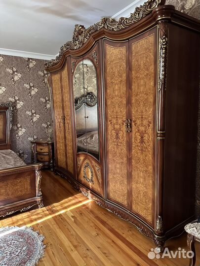 Спальный гарнитур