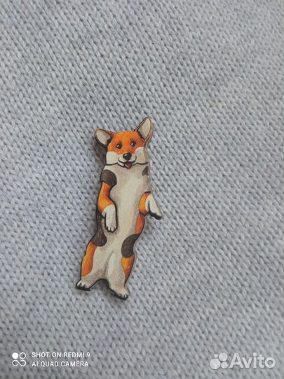 Брошь Значок Новый