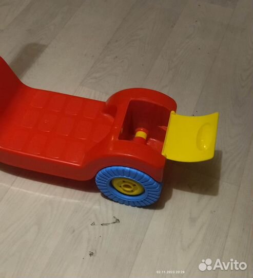 Самокат для малышей четырехколесный