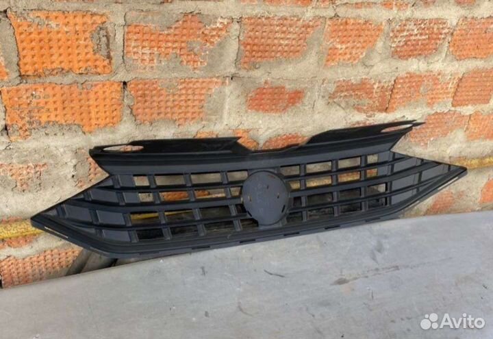 Решетка радиатора Volkswagen Polo Liftback