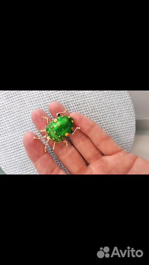 Броши новые