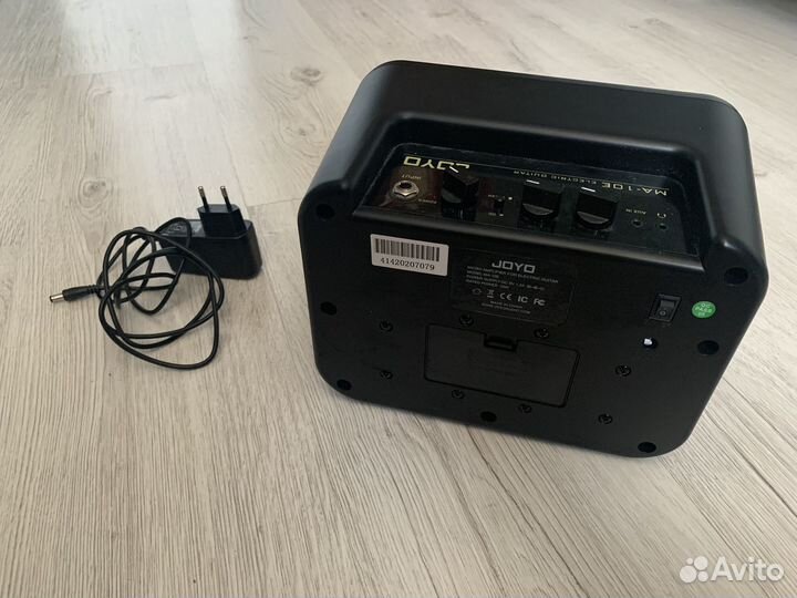 Гитарный комбоусилитель